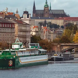 Hotel na wodzie Admiral, Praga