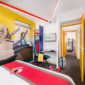 Ibis Styles Citywest Macaristan